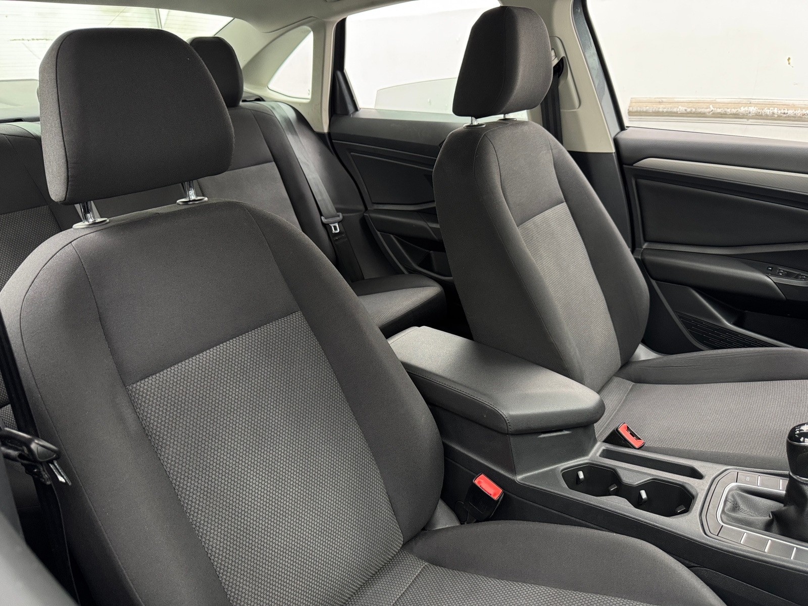 Thumbnail: 2019 Volkswagen Jetta - 2