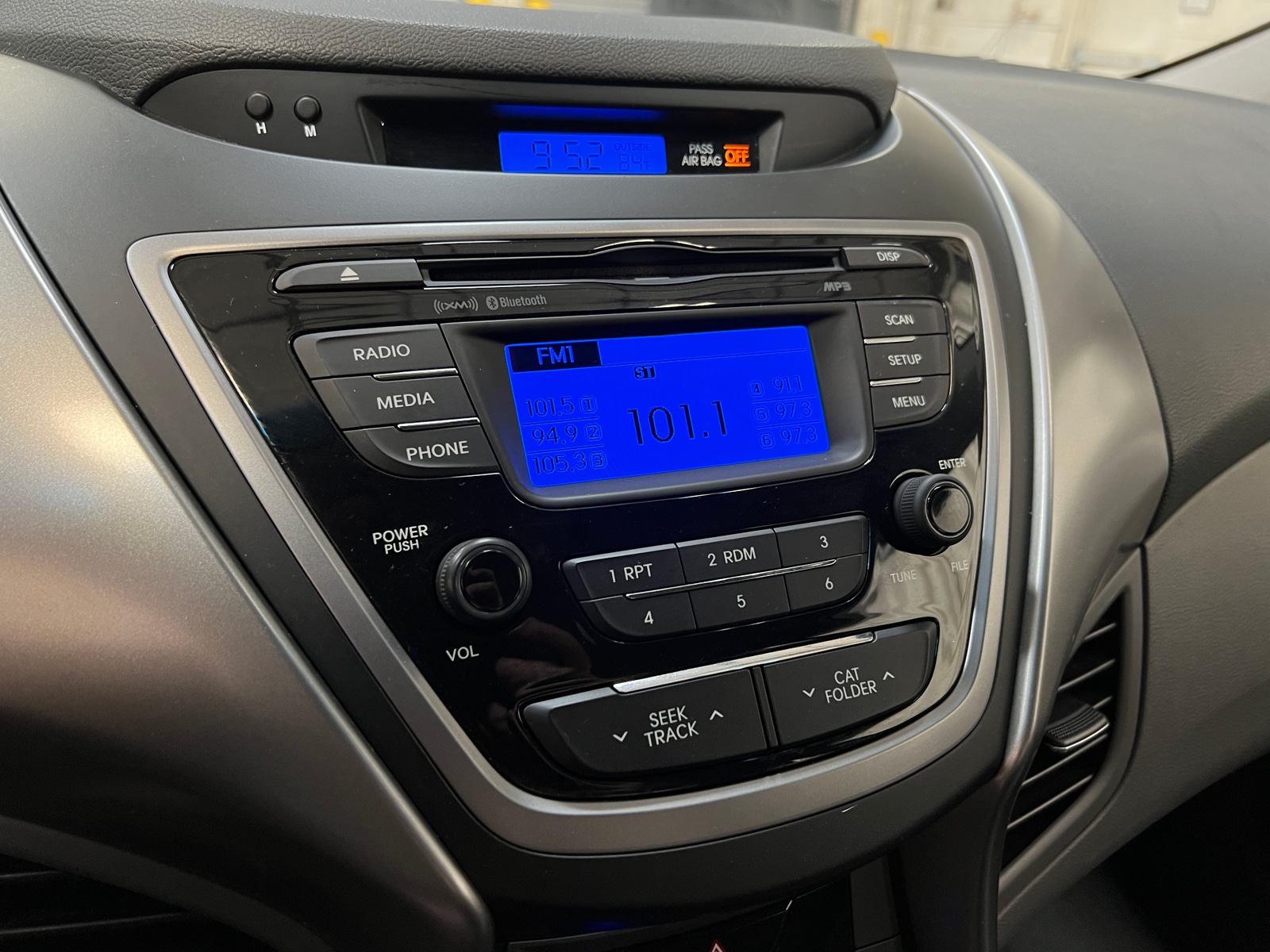 Thumbnail: 2013 Hyundai Elantra - 4