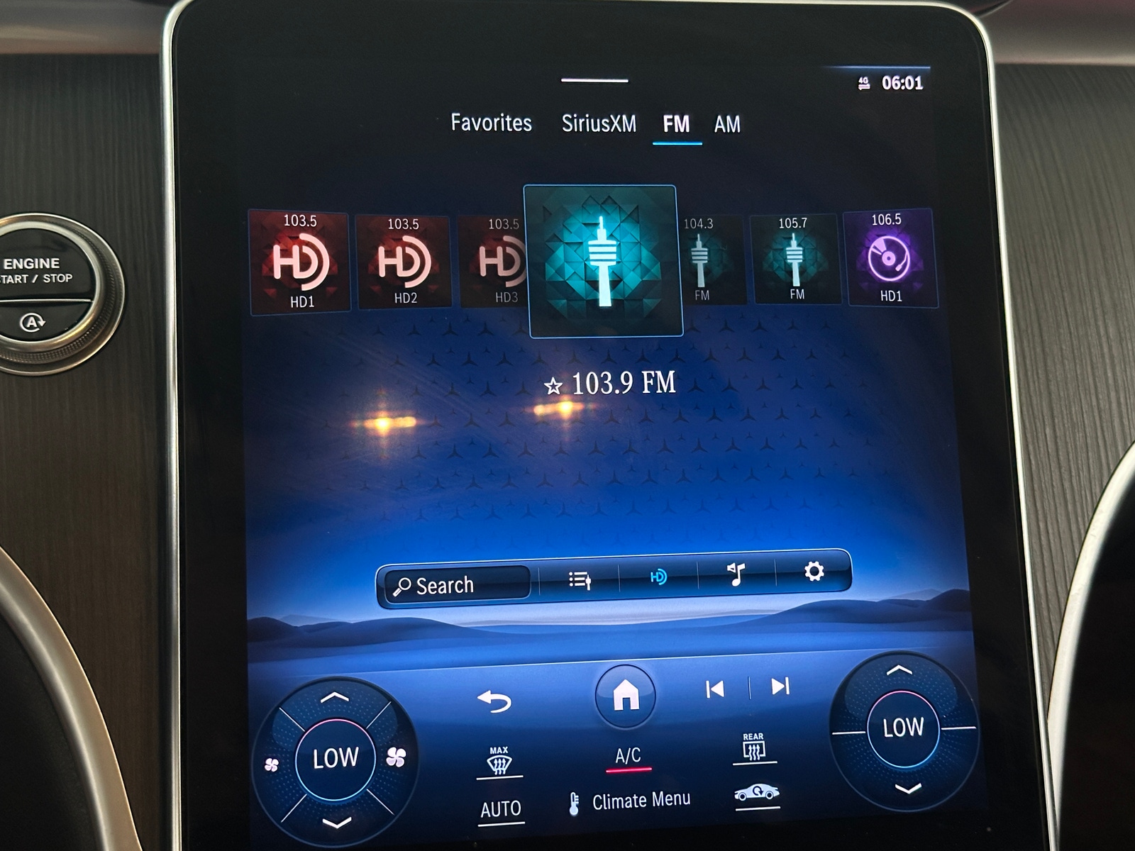 Thumbnail: 2024 Mercedes-Benz C-Class - 3