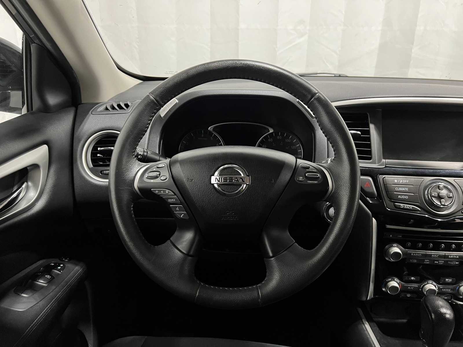 Thumbnail: 2017 Nissan Pathfinder - 5