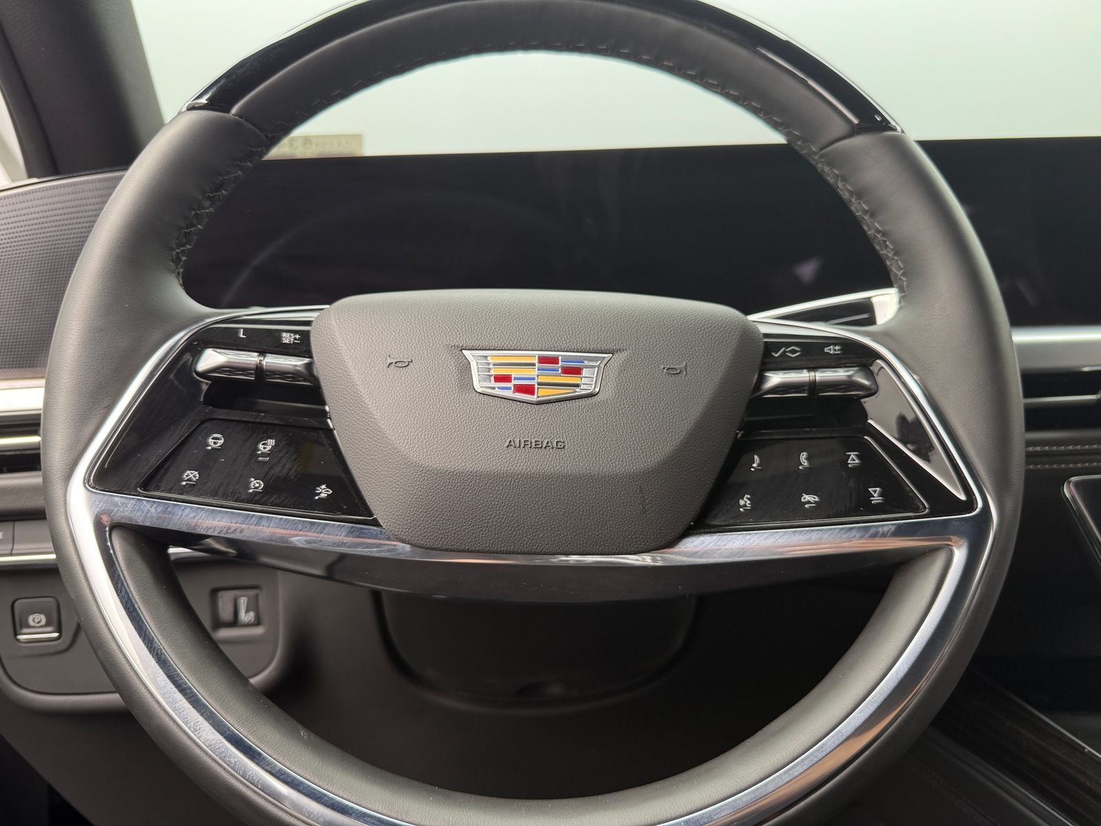 Thumbnail: 2025 Cadillac Escalade - 4