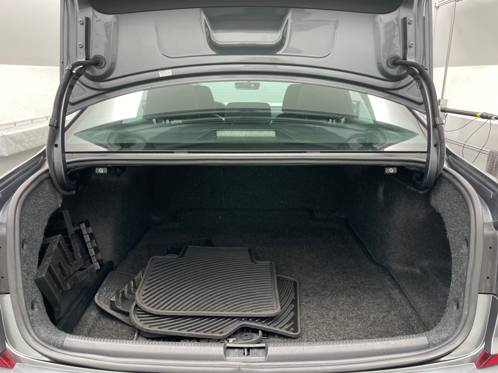 Thumbnail: 2016 Volkswagen Passat - 7
