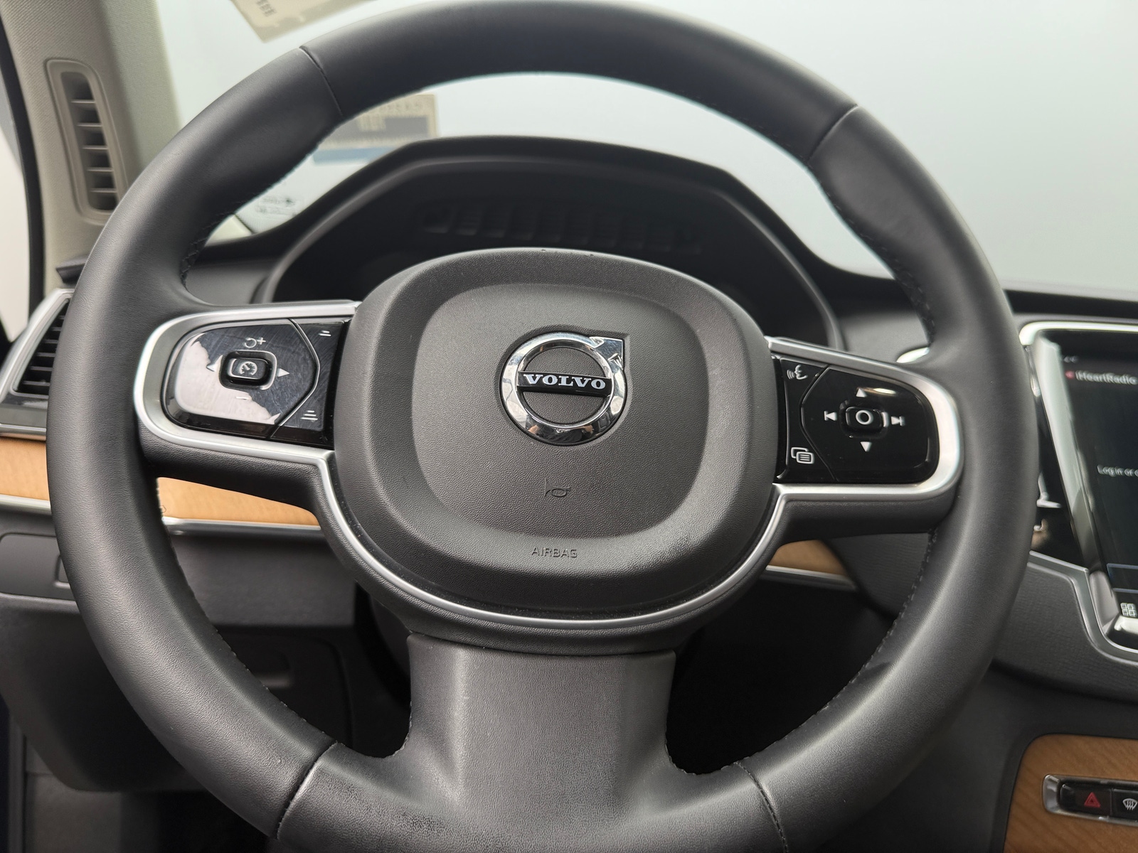 Thumbnail: 2023 Volvo XC90 - 4