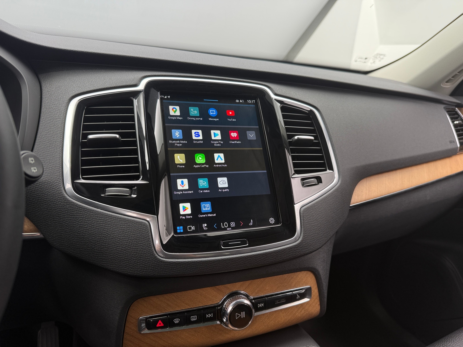 Thumbnail: 2023 Volvo XC90 - 3