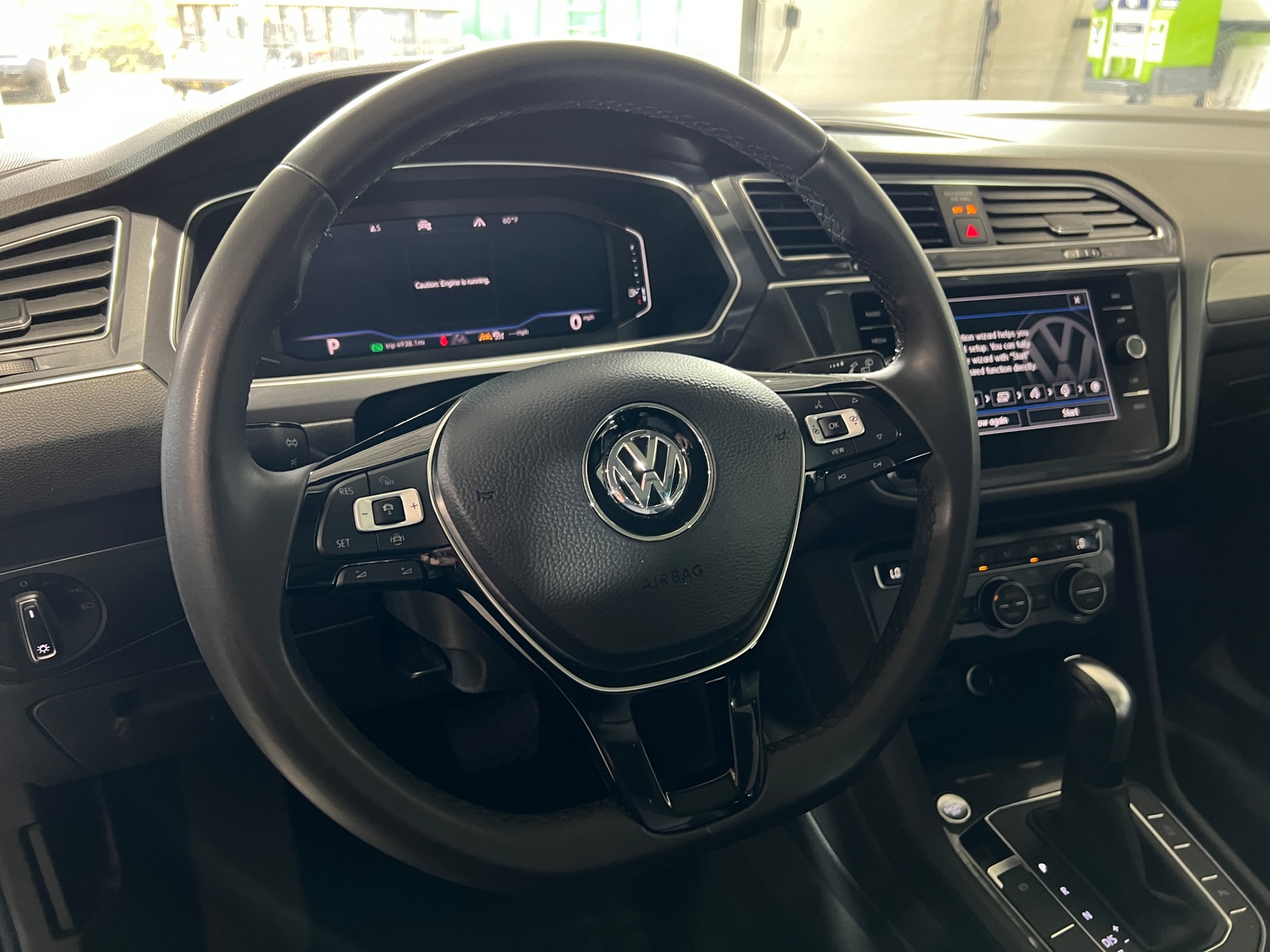 Thumbnail: 2020 Volkswagen Tiguan - 4