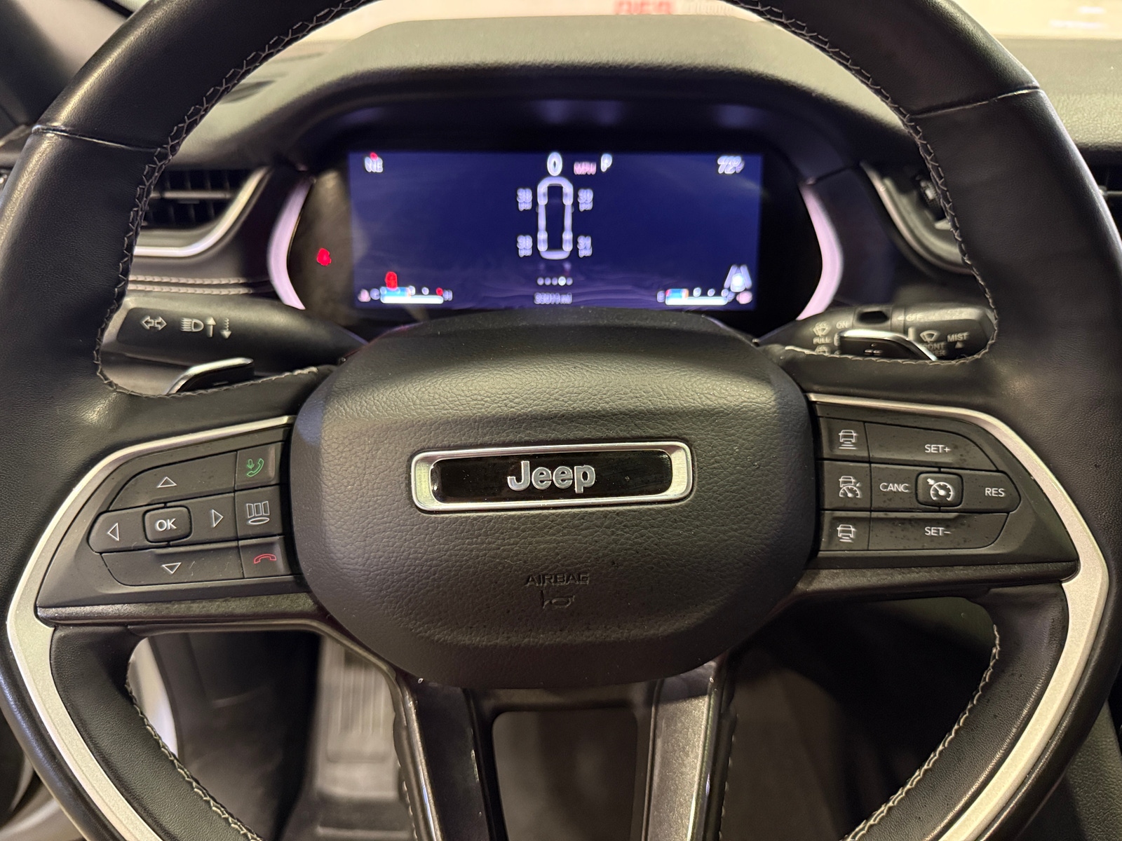 Thumbnail: 2022 Jeep Grand Cherokee L - 4