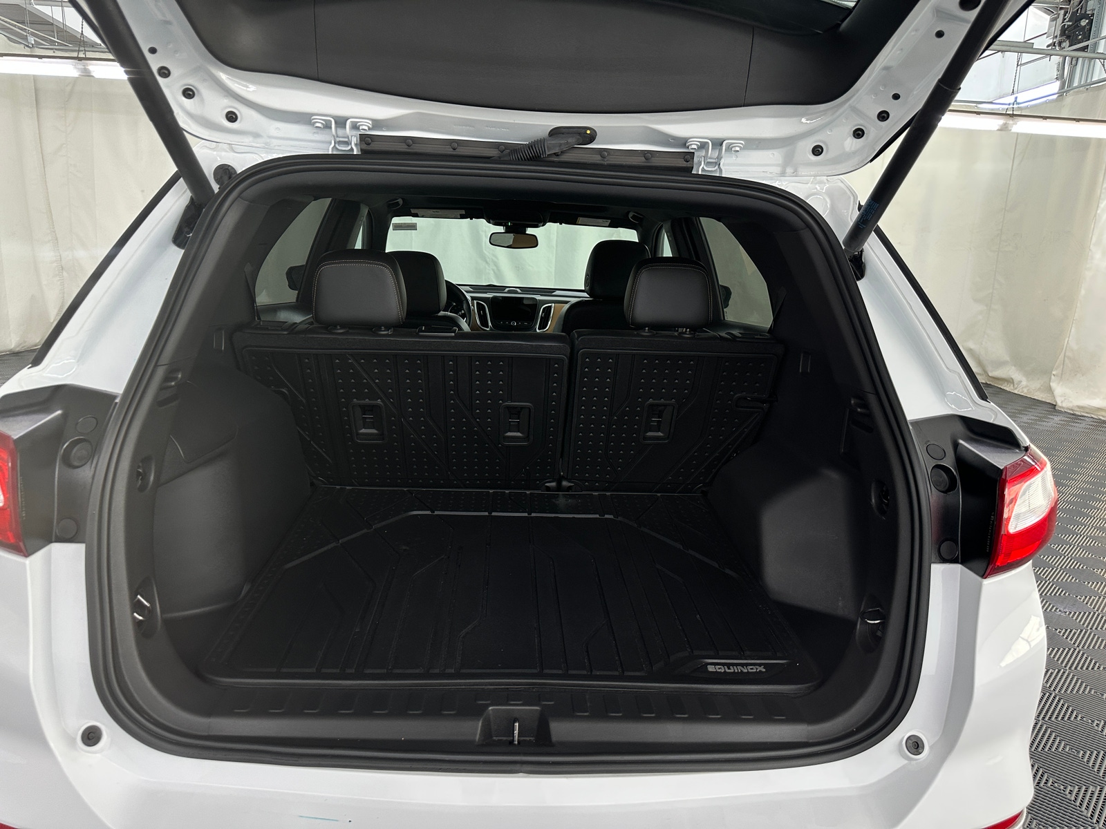 Thumbnail: 2021 Chevrolet Equinox - 6