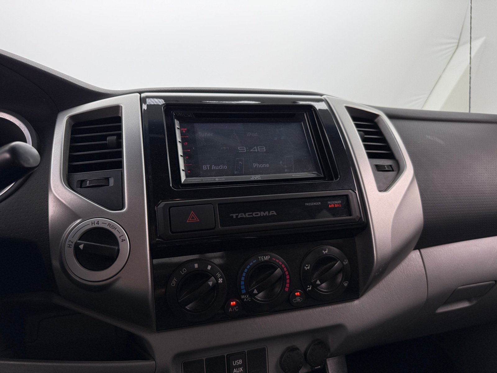 Thumbnail: 2015 Toyota Tacoma - 4