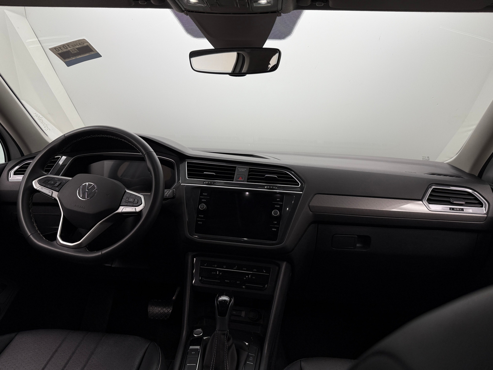 Thumbnail: 2024 Volkswagen Tiguan - 2