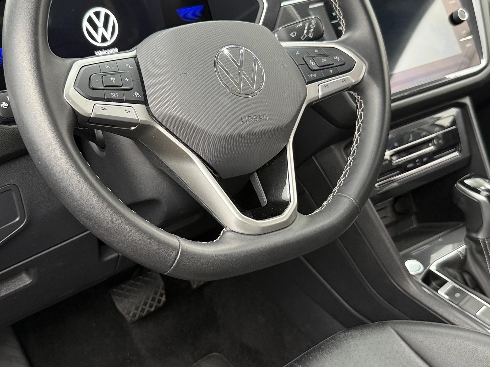 Thumbnail: 2024 Volkswagen Tiguan - 4