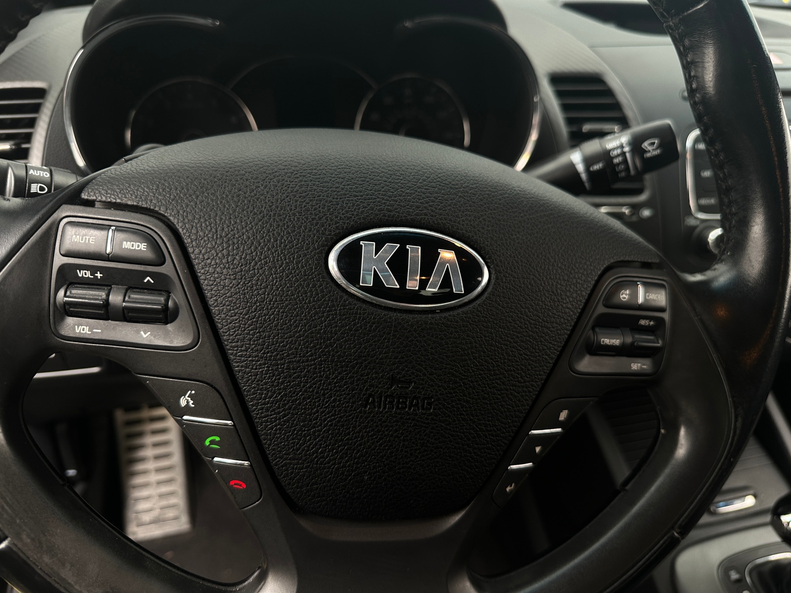 Thumbnail: 2015 Kia Forte - 4