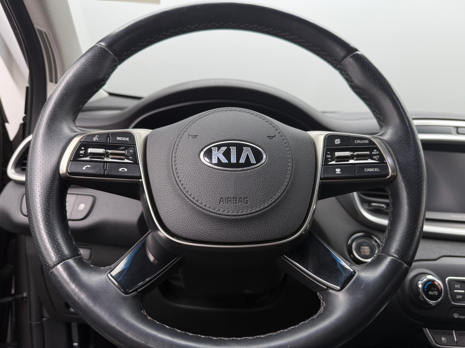 Thumbnail: 2019 Kia Sorento - 4