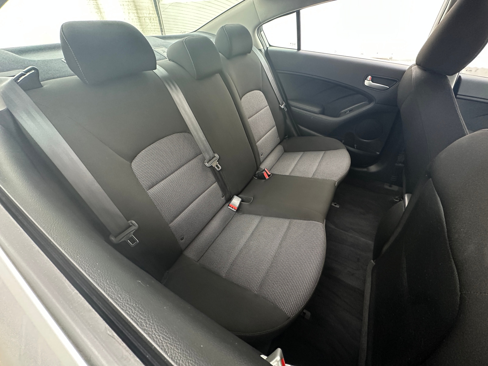 Thumbnail: 2017 Kia Forte - 6