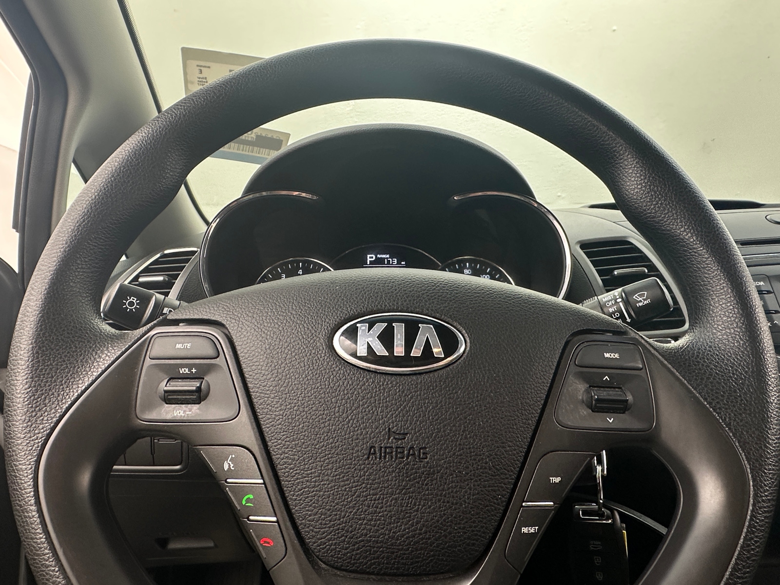 Thumbnail: 2017 Kia Forte - 5
