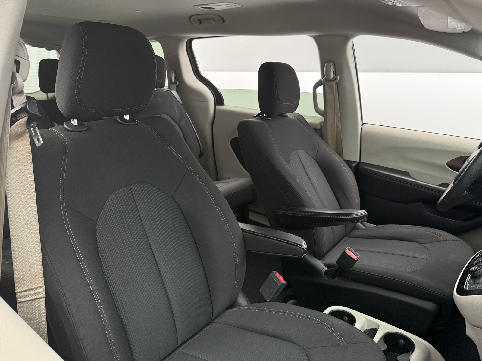 Thumbnail: 2017 Chrysler Pacifica - 2