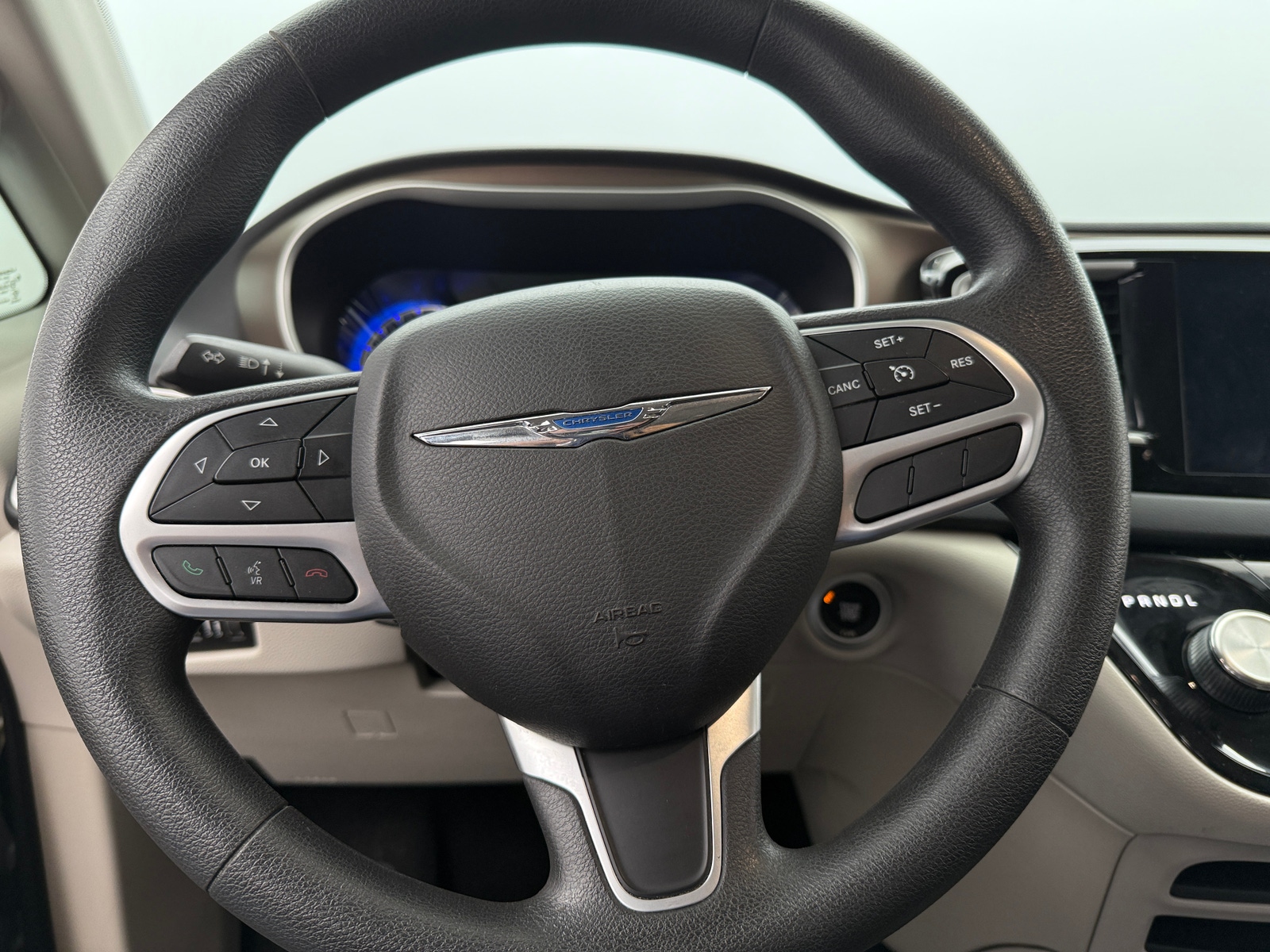 Thumbnail: 2017 Chrysler Pacifica - 5