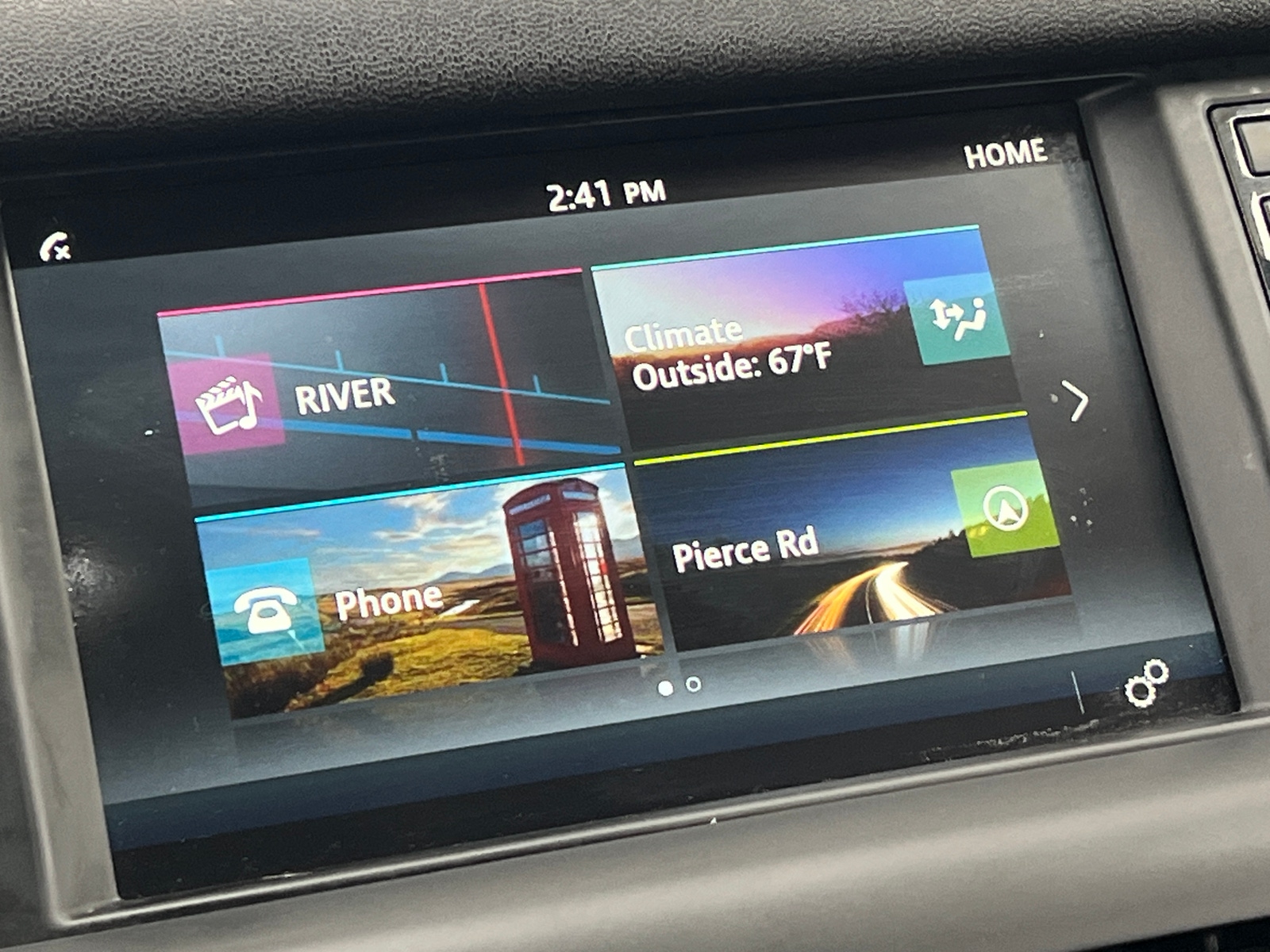 Thumbnail: 2019 Land Rover Discovery Sport - 3