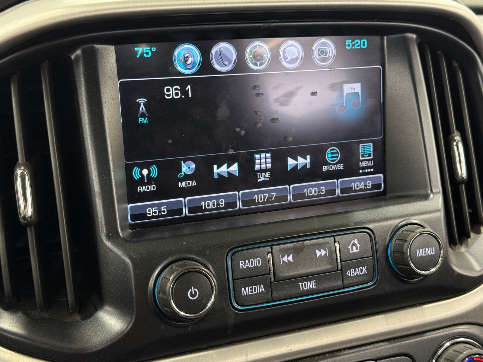 Thumbnail: 2018 GMC Canyon - 3