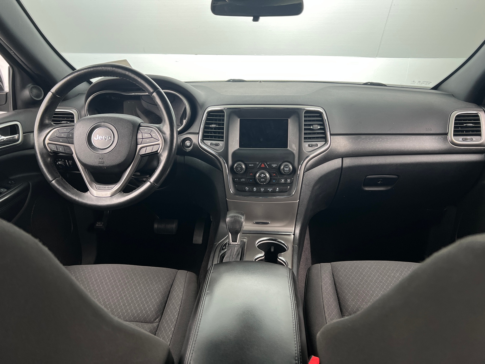 Thumbnail: 2018 Jeep Grand Cherokee - 3