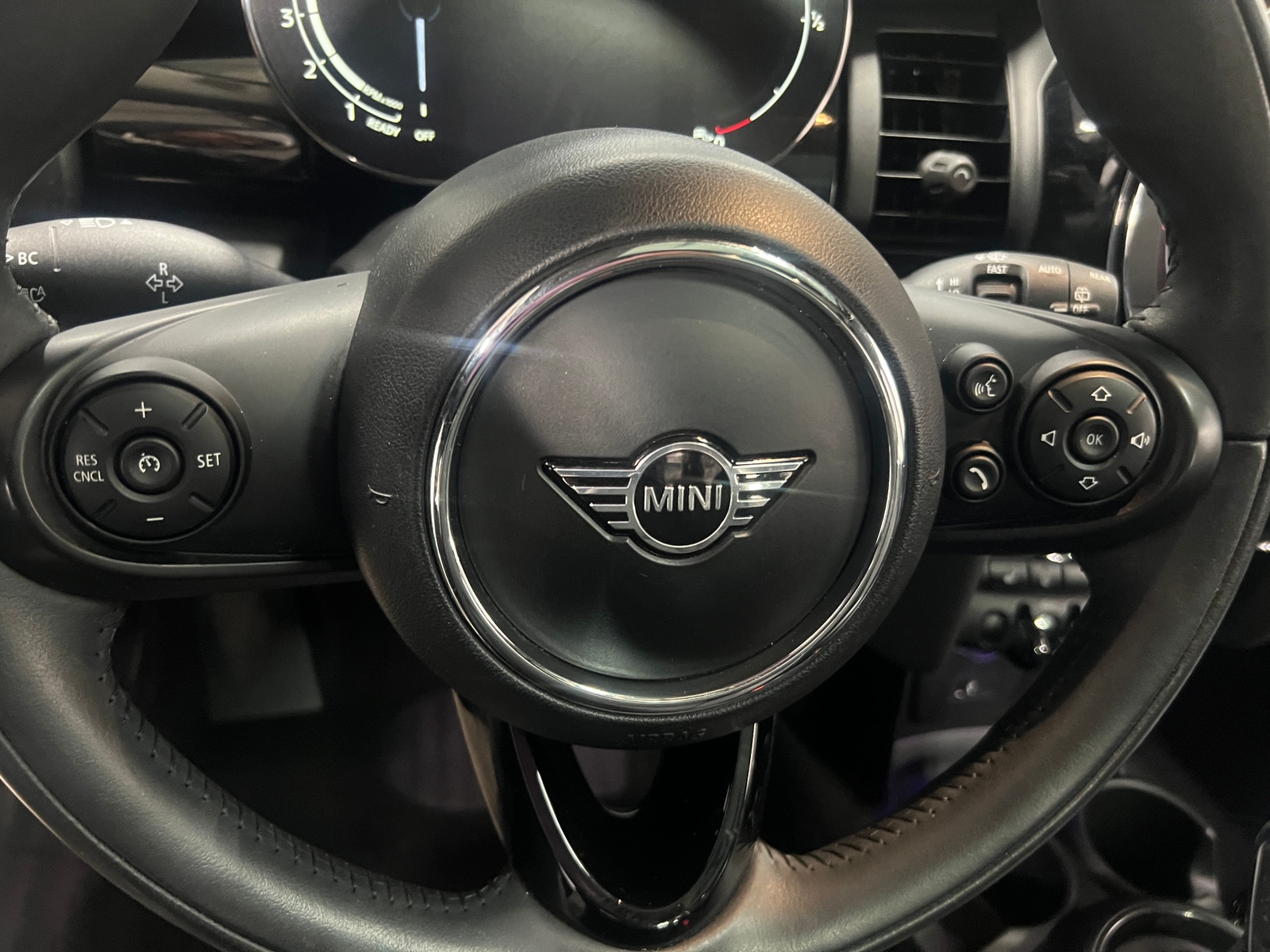 Thumbnail: 2021 MINI Cooper Hardtop - 4