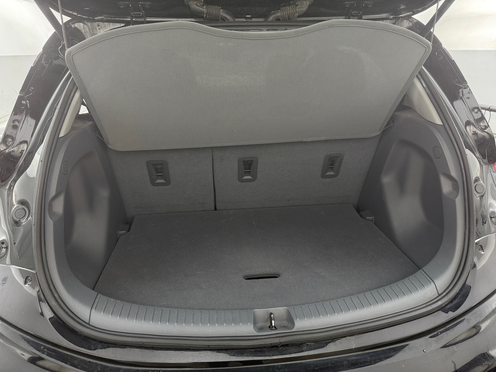 Thumbnail: 2017 Chevrolet Bolt EV - 6
