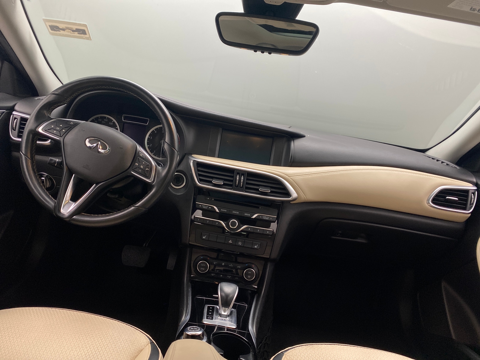 Thumbnail: 2018 INFINITI QX30 - 2