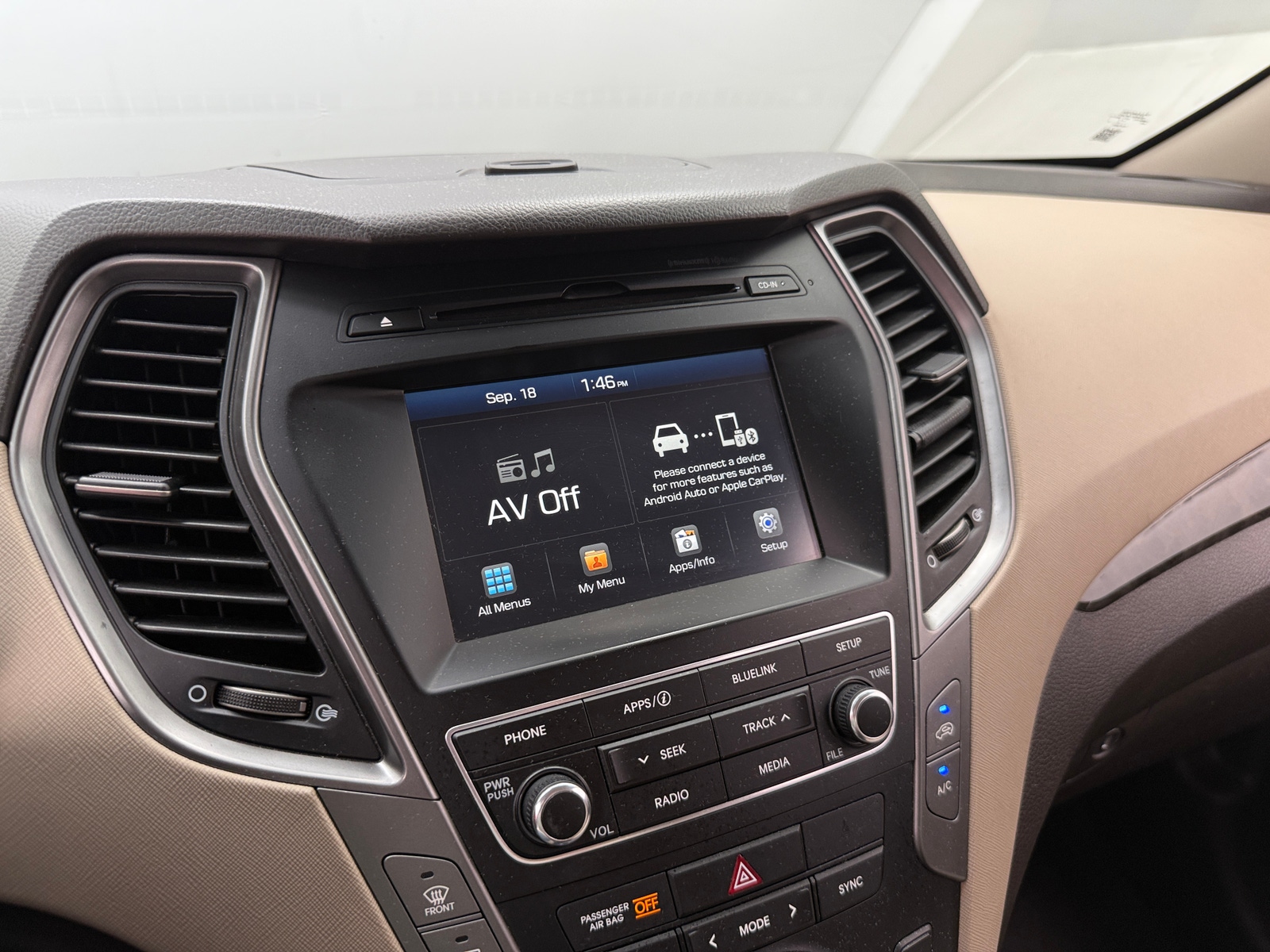 Thumbnail: 2017 Hyundai Santa Fe - 4