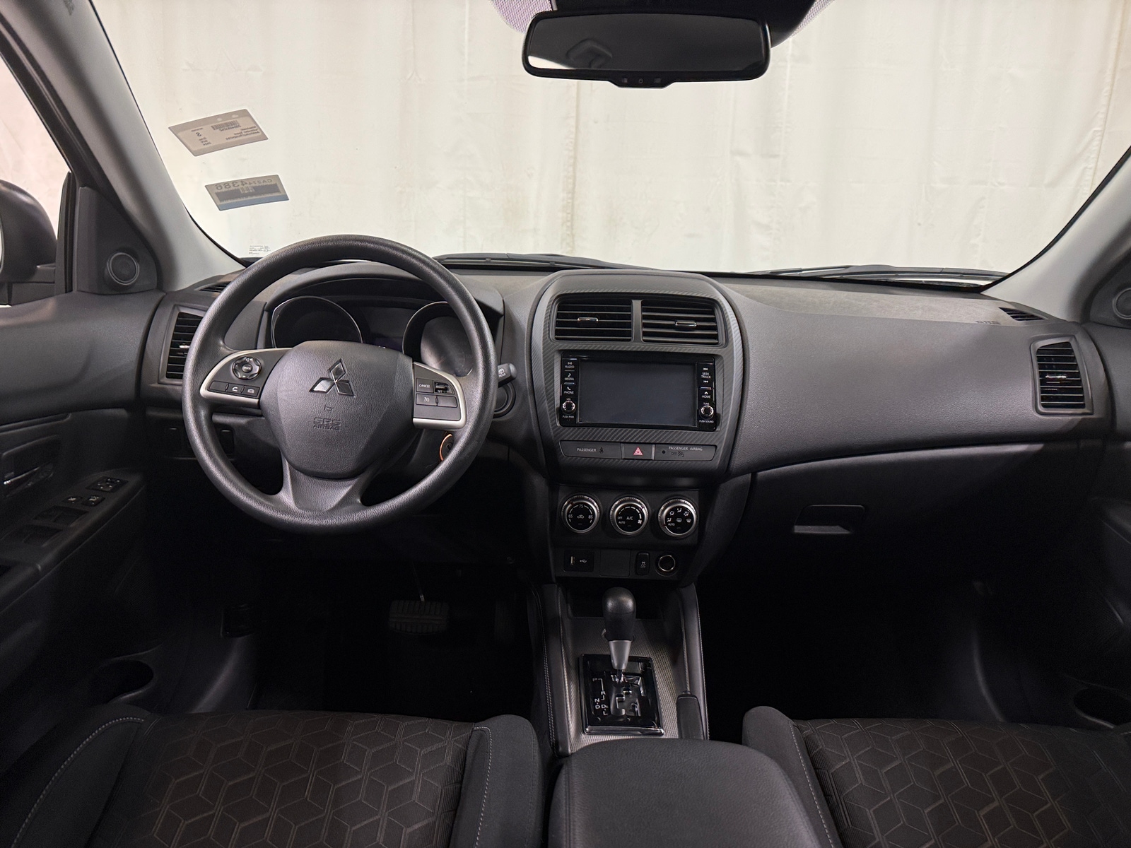 Thumbnail: 2024 Mitsubishi Outlander Sport - 3