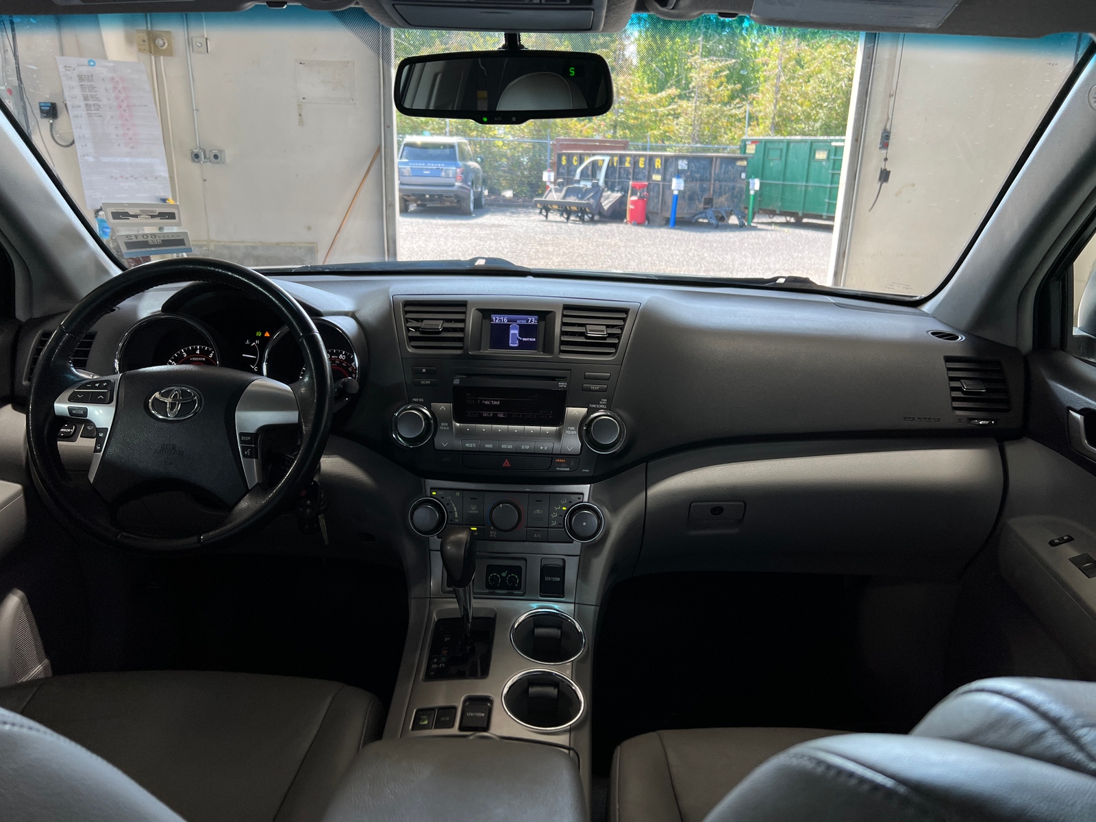 Thumbnail: 2012 Toyota Highlander - 3