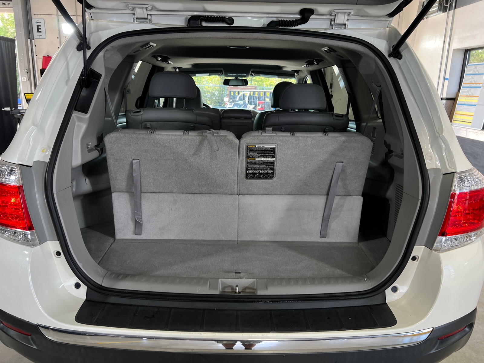Thumbnail: 2012 Toyota Highlander - 7