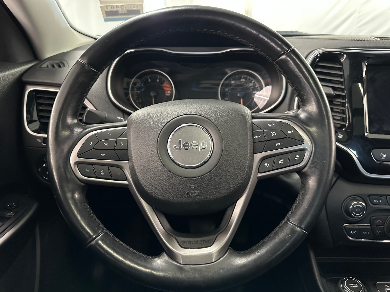 Thumbnail: 2021 Jeep Cherokee - 4