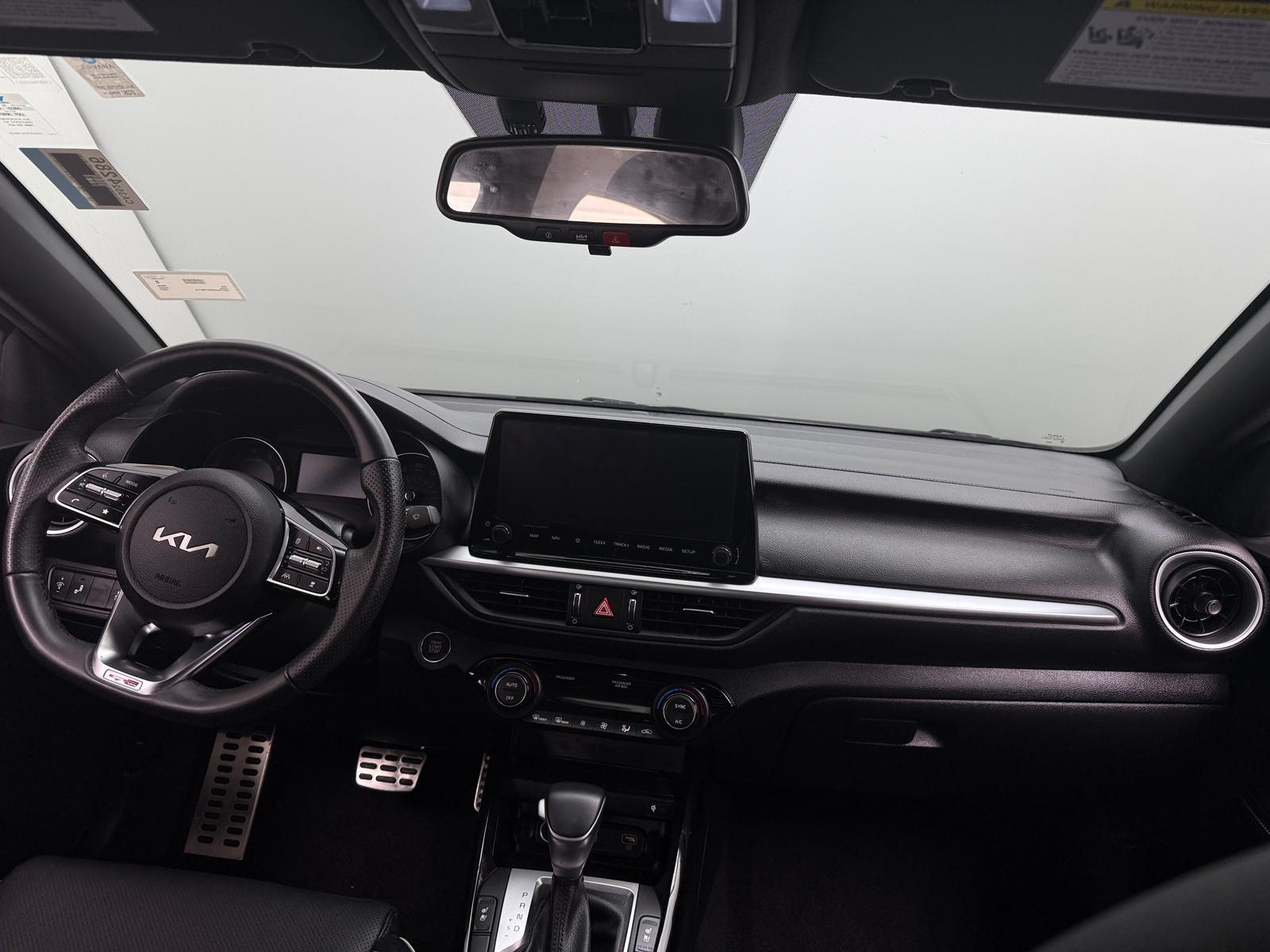 Thumbnail: 2024 Kia Forte - 3