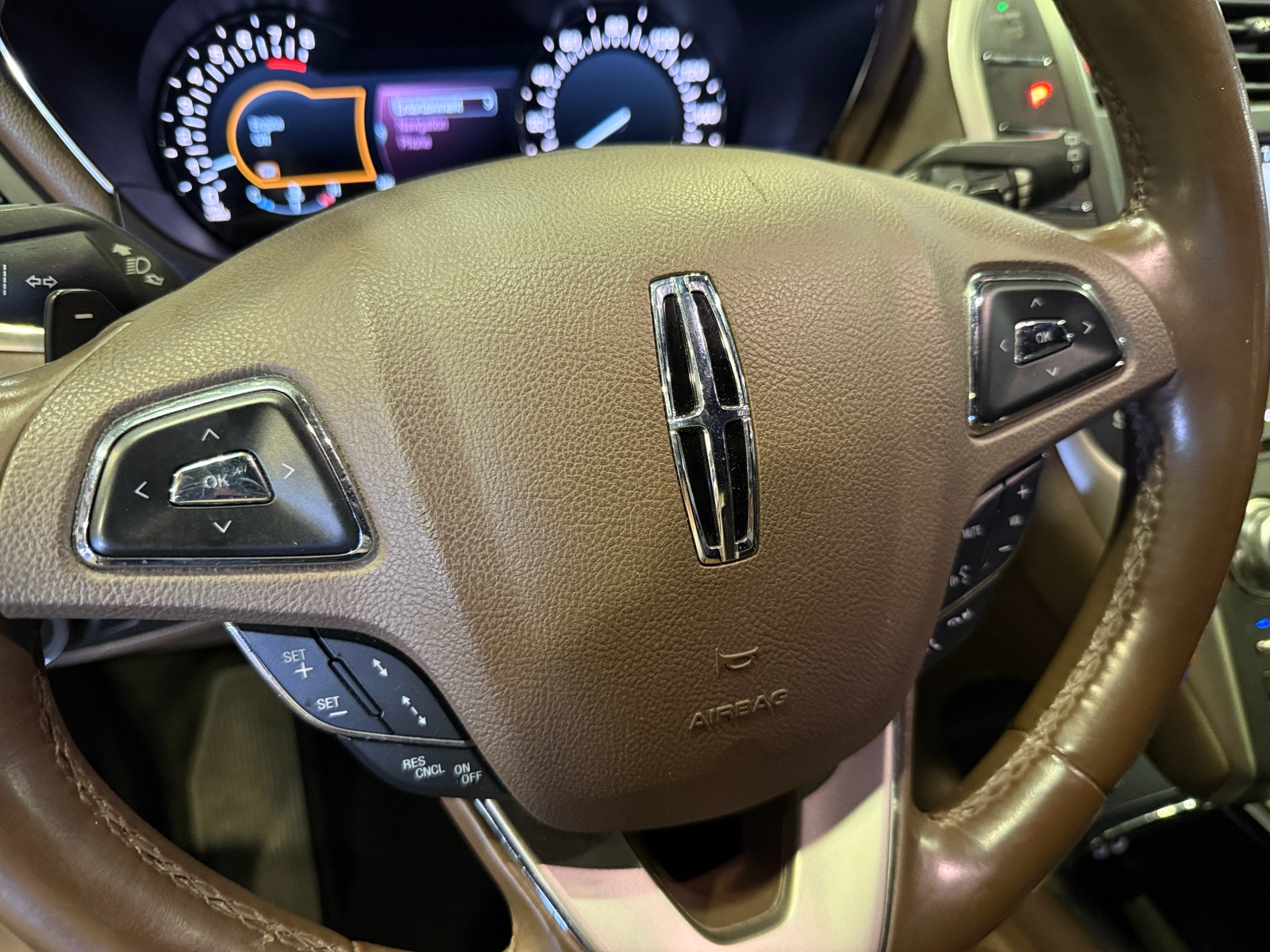 Thumbnail: 2016 Lincoln MKC - 4