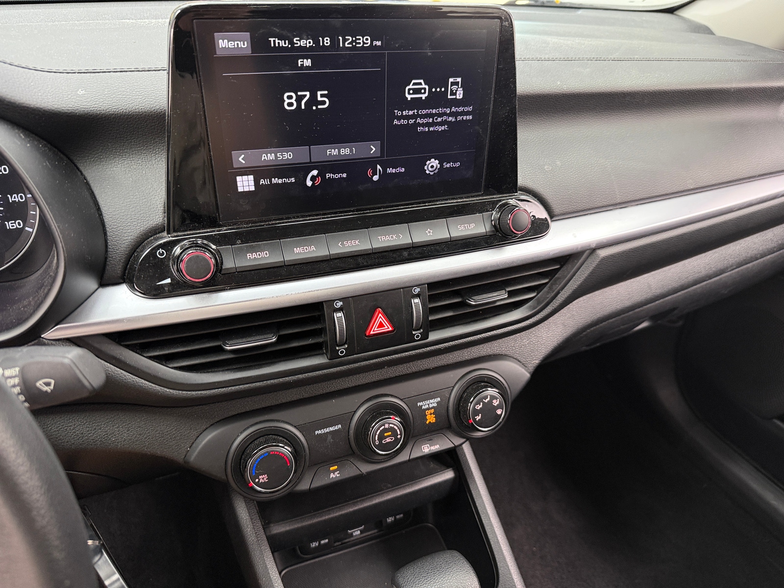 Thumbnail: 2022 Kia Forte - 4