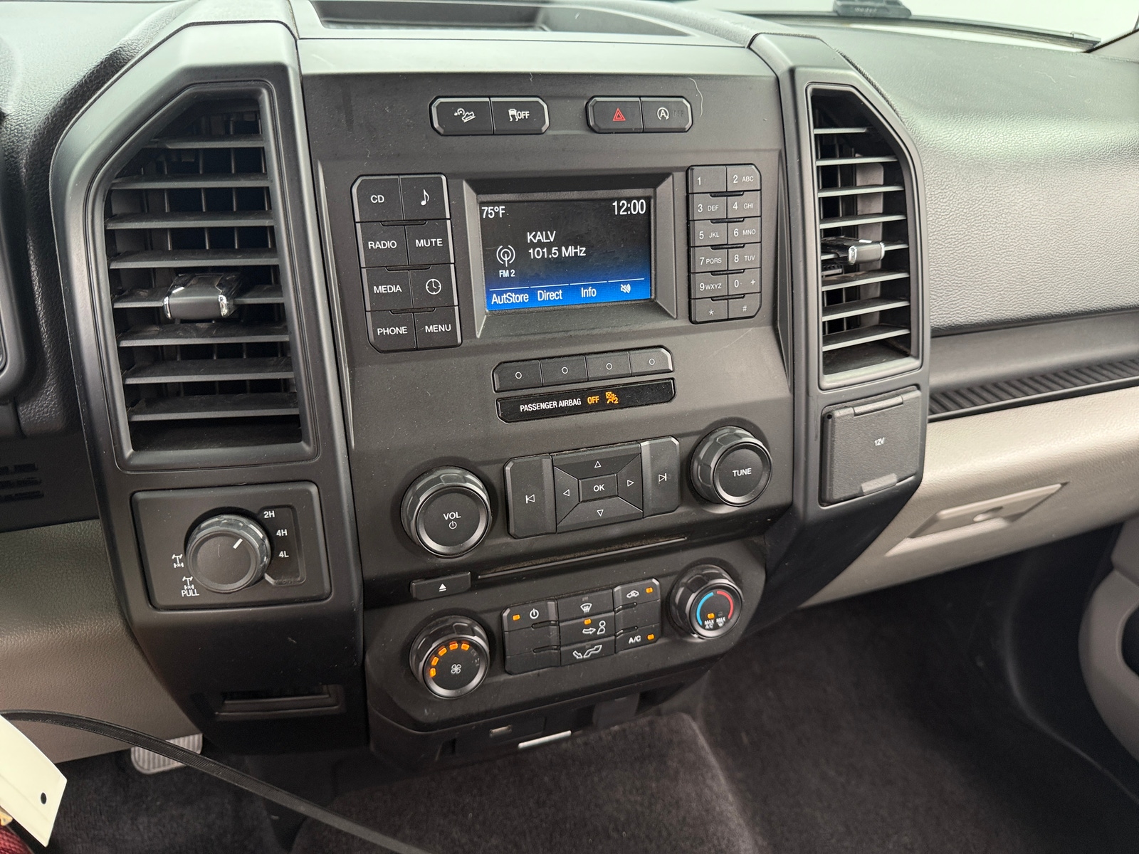 Thumbnail: 2016 Ford Econoline - 4