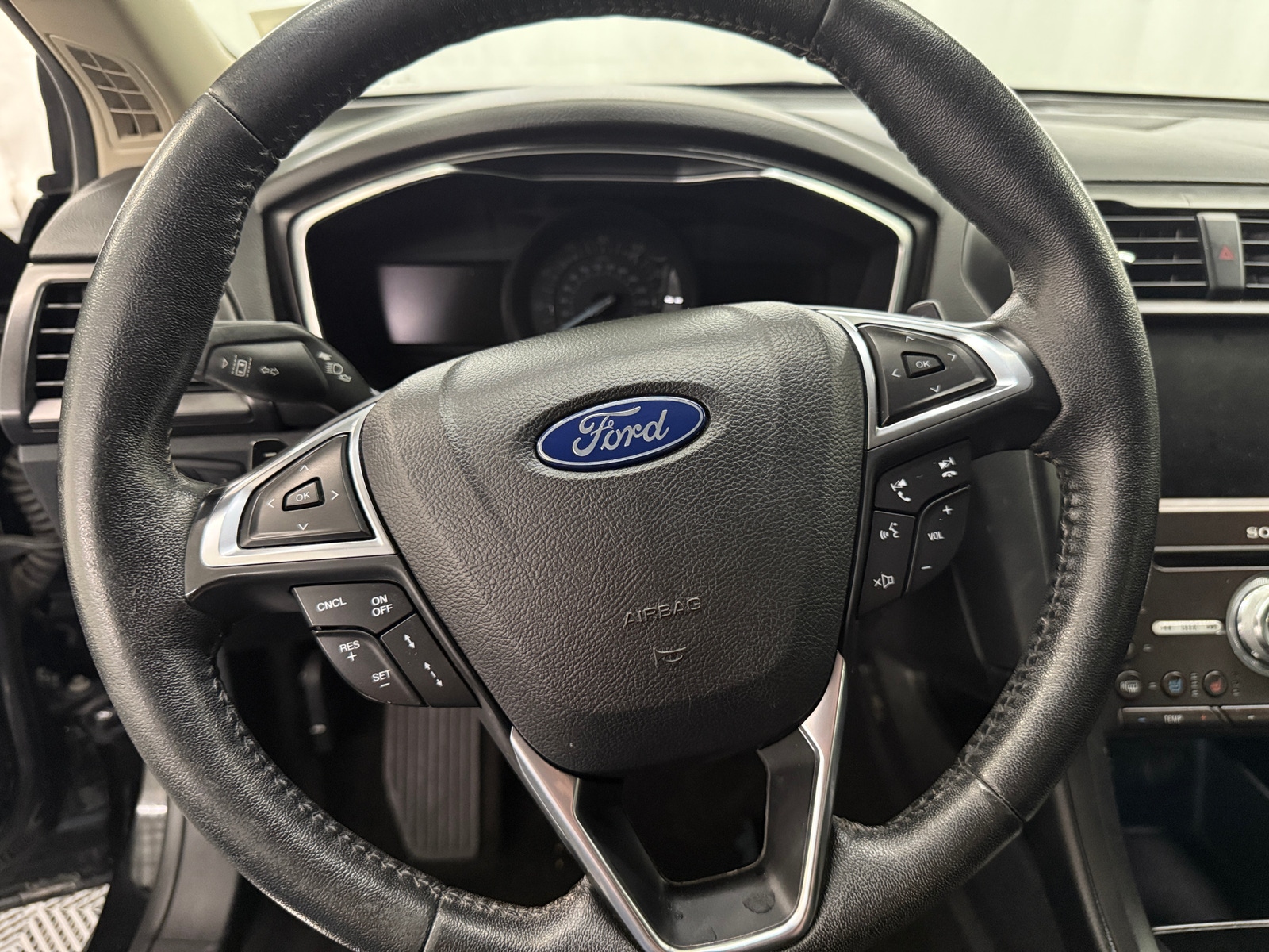 Thumbnail: 2020 Ford Fusion - 4
