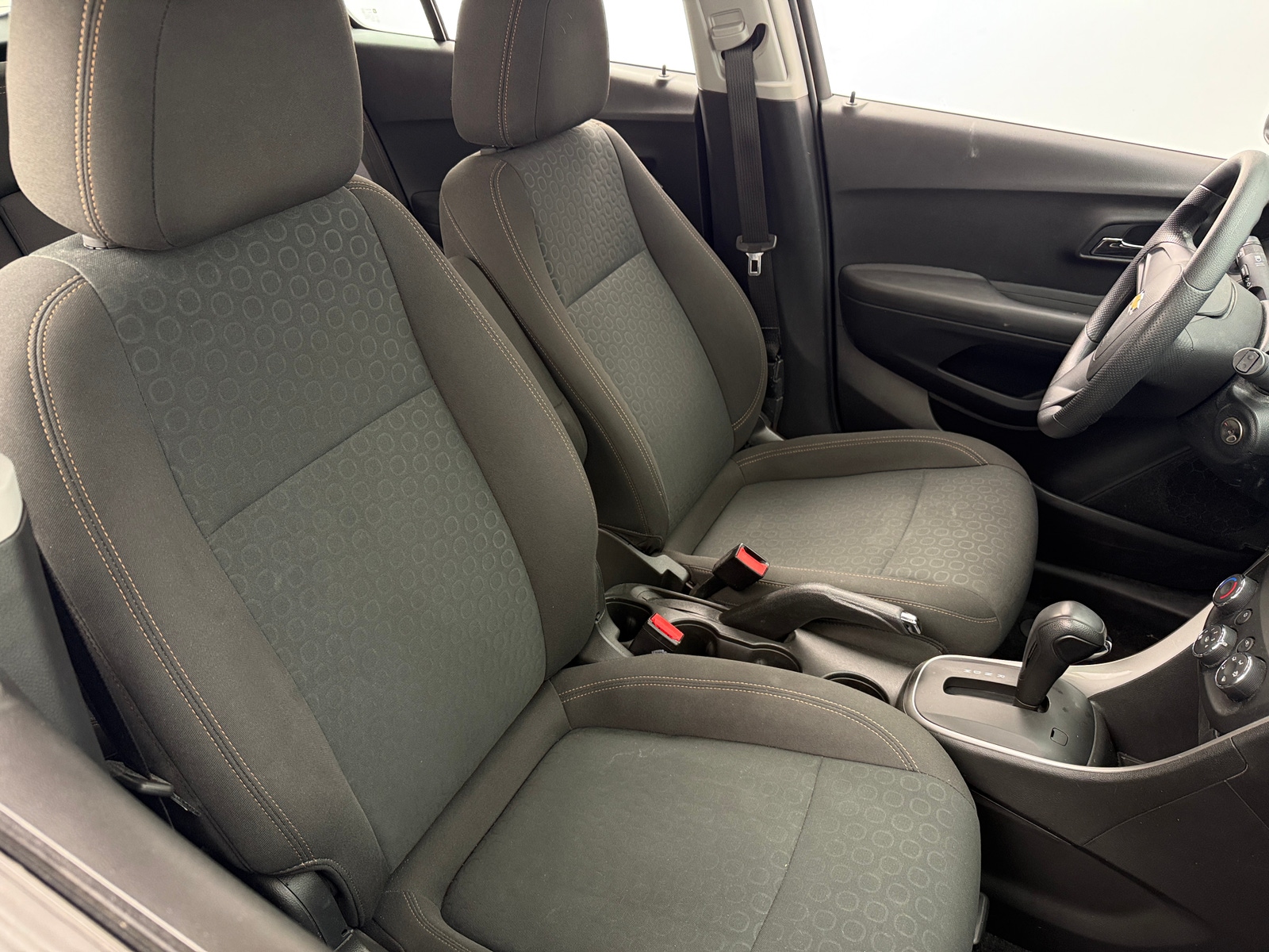 Thumbnail: 2017 Chevrolet Trax - 2