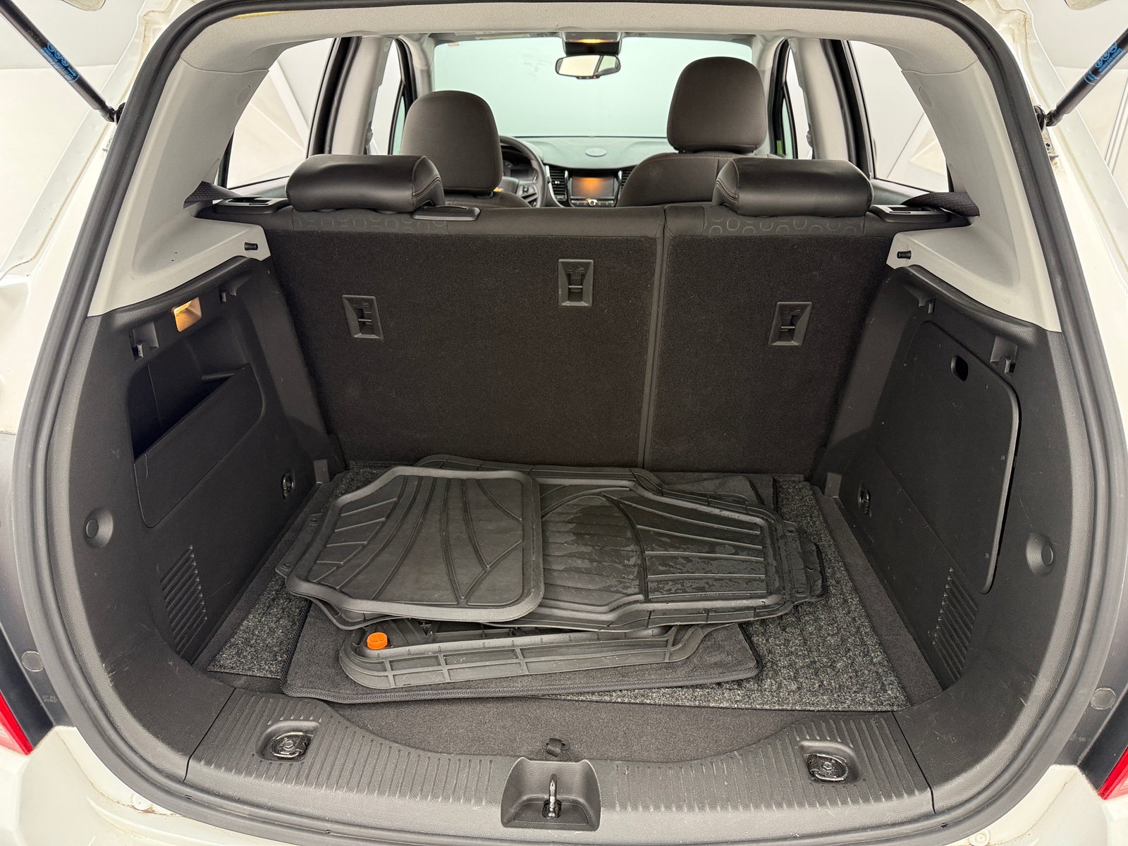 Thumbnail: 2017 Chevrolet Trax - 7