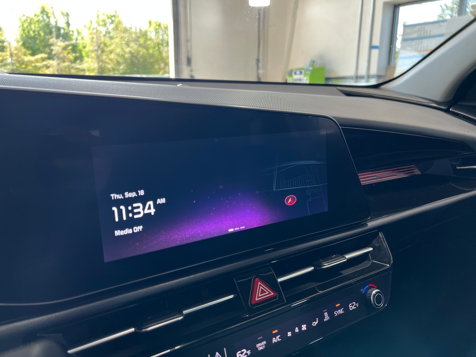 Thumbnail: 2023 Kia Niro - 4