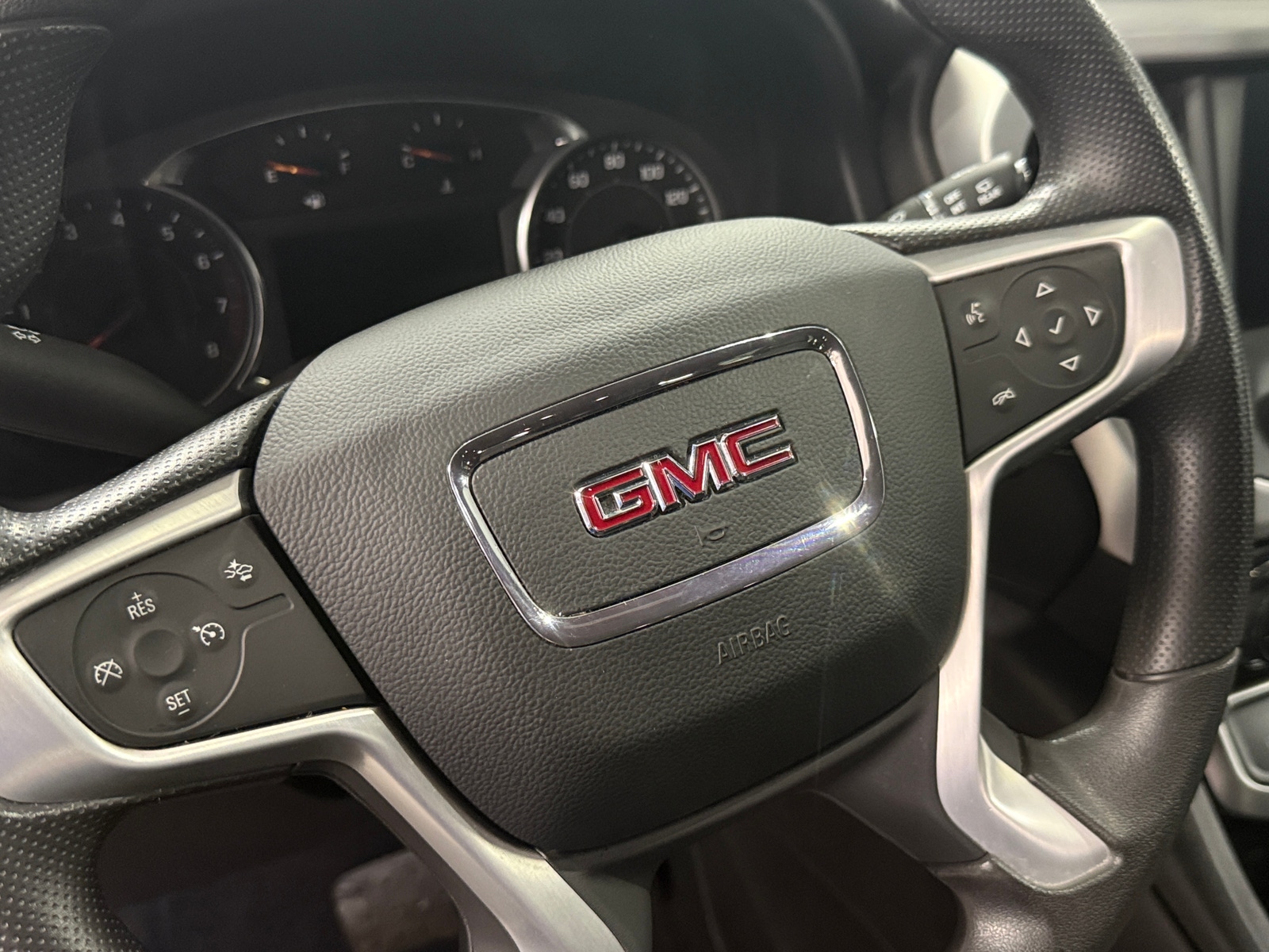 Thumbnail: 2023 GMC Acadia - 5