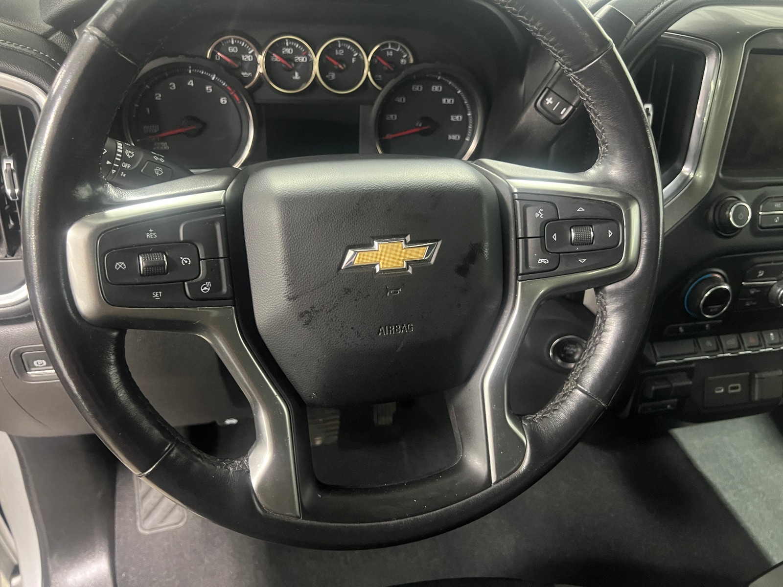 Thumbnail: 2020 Chevrolet Silverado 1500 - 5