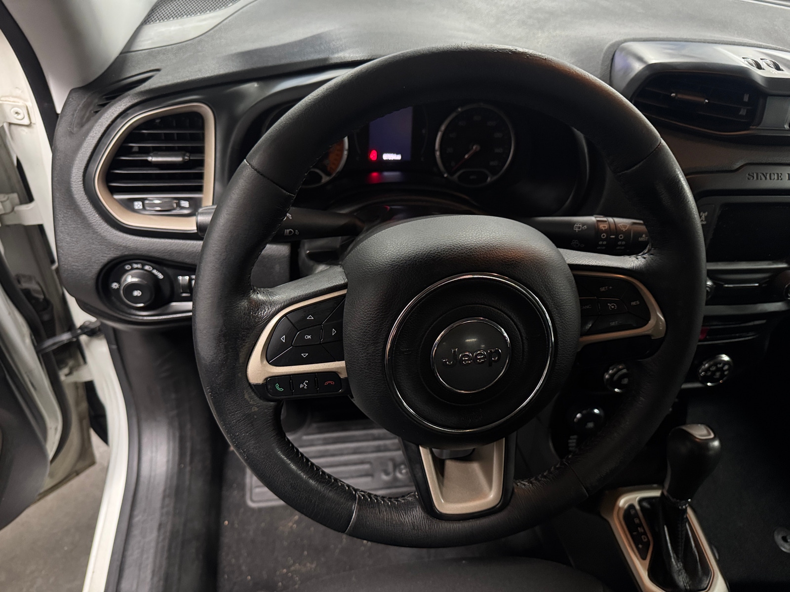 Thumbnail: 2015 Jeep Renegade - 5