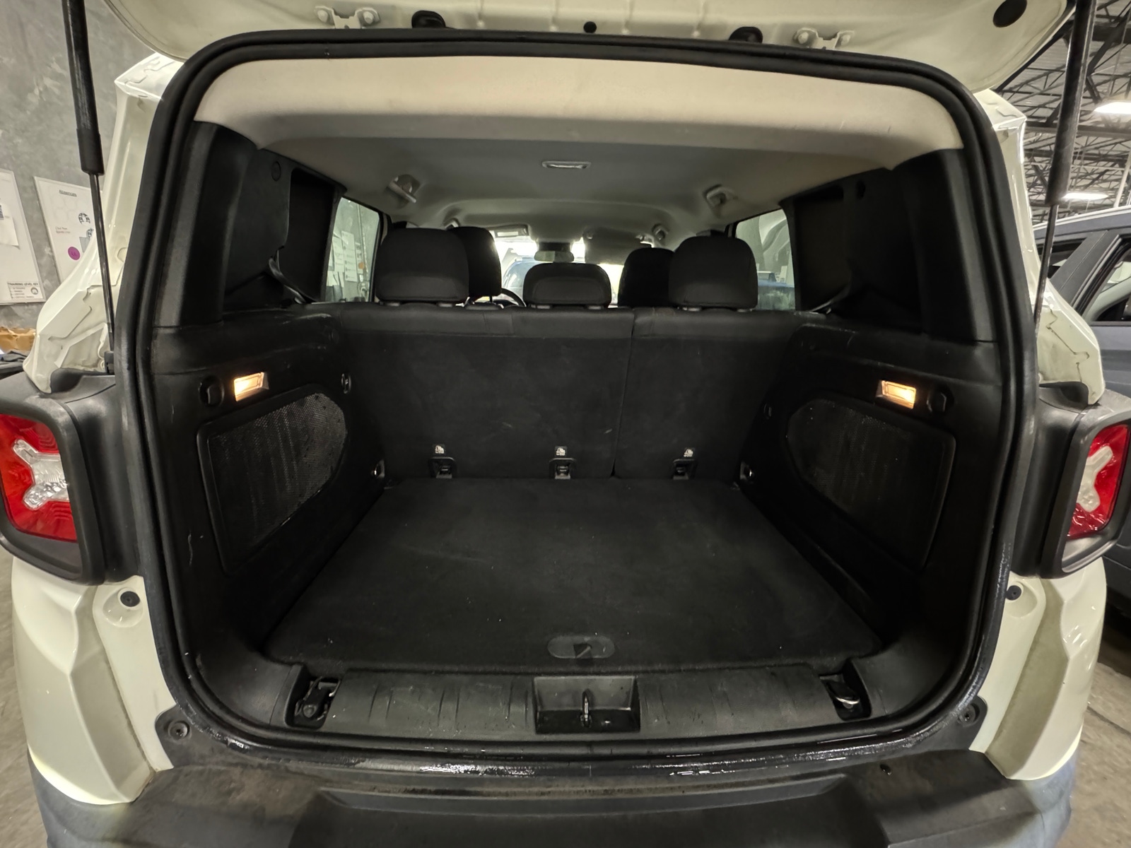 Thumbnail: 2015 Jeep Renegade - 7