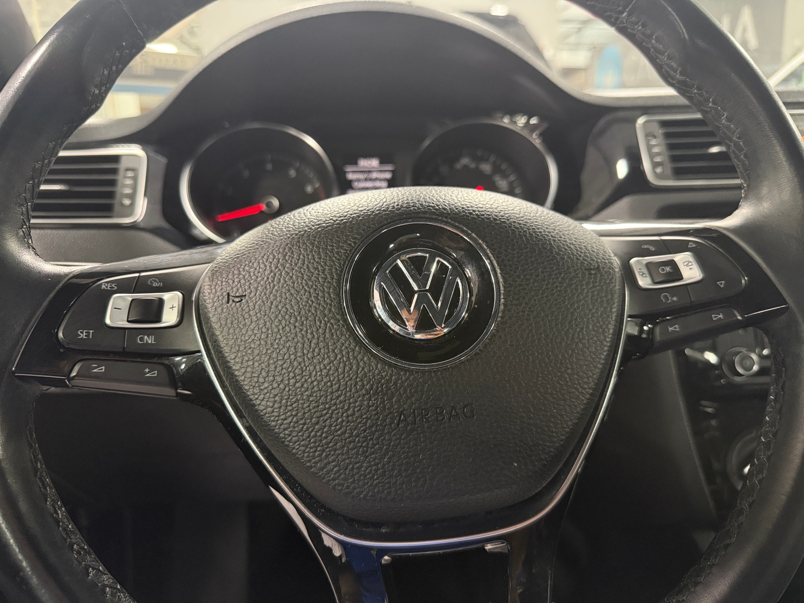 Thumbnail: 2018 Volkswagen Jetta - 4