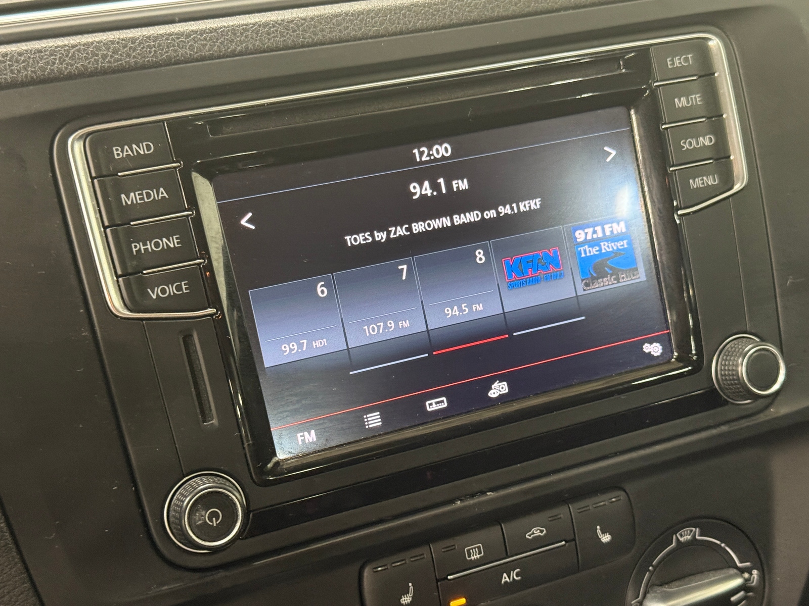 Thumbnail: 2016 Volkswagen Jetta - 4