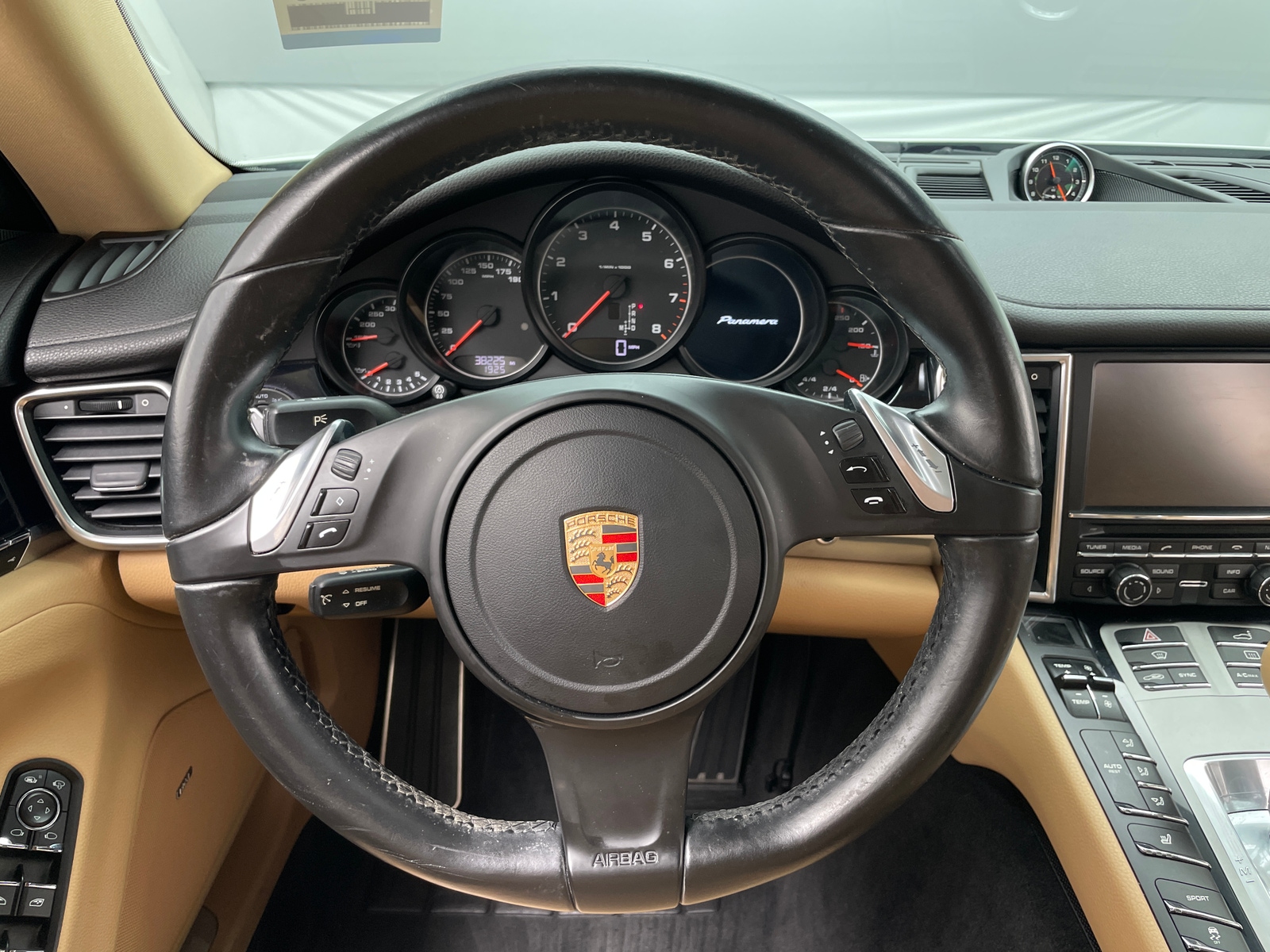 Thumbnail: 2015 Porsche Panamera - 4
