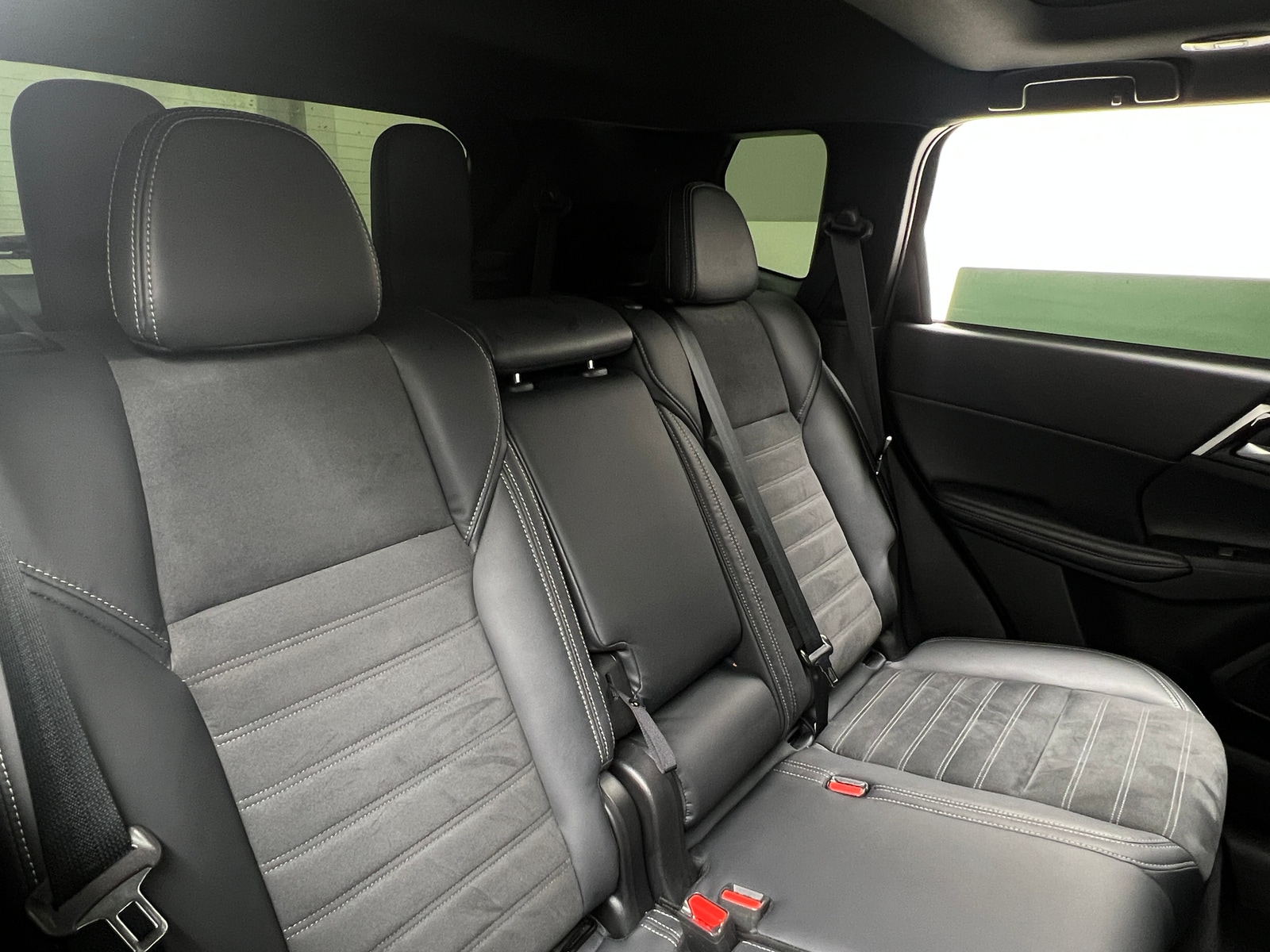 Thumbnail: 2022 Mitsubishi Outlander - 5