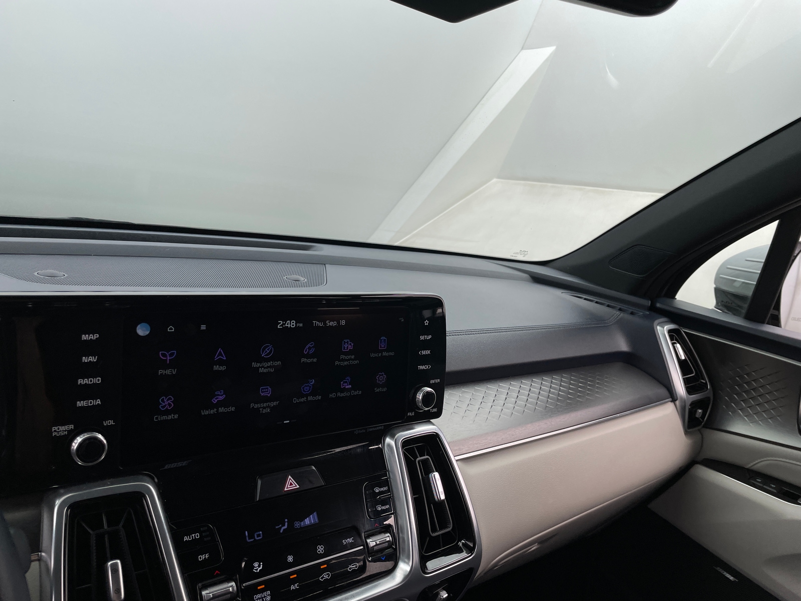 Thumbnail: 2022 Kia Sorento - 3