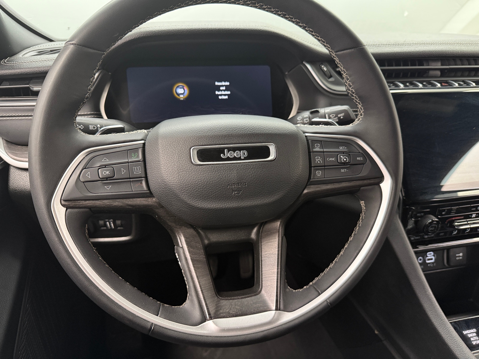 Thumbnail: 2024 Jeep Grand Cherokee - 4