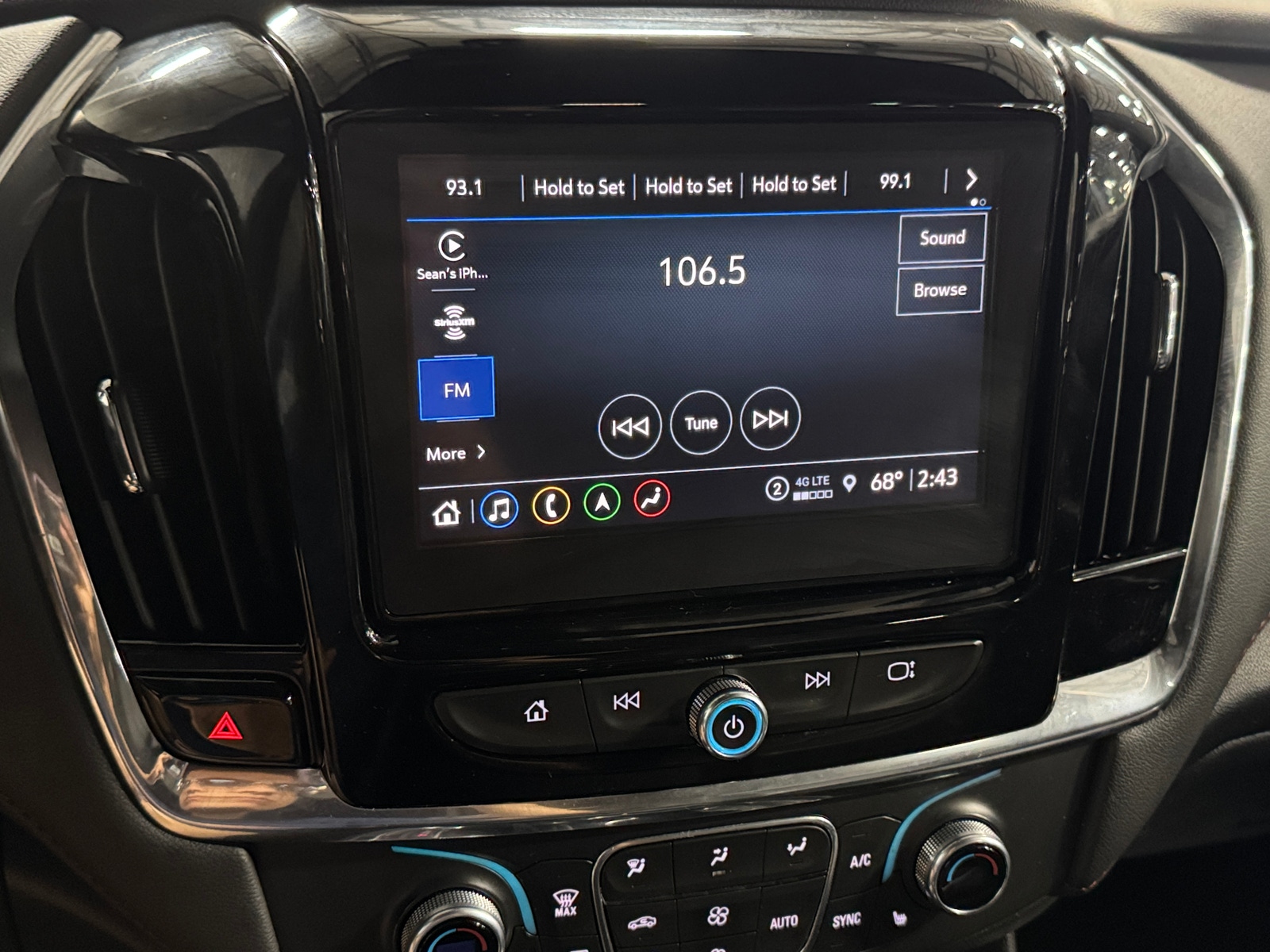 Thumbnail: 2023 Chevrolet Traverse - 3